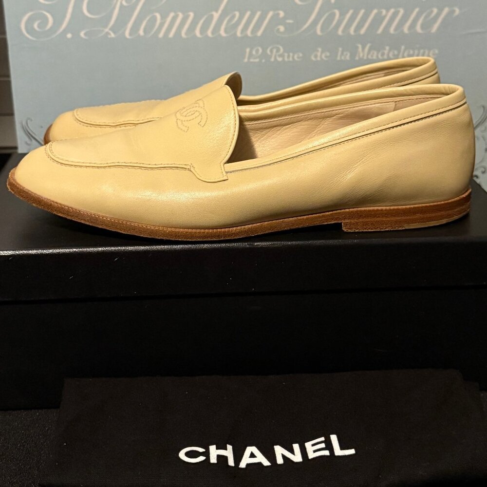 Vintage Chanel Loafers - light beige